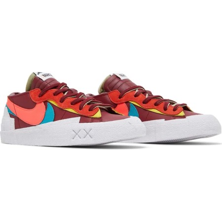 NIKE - Sacai x Kaws Blazer Low Team Red | Talla US 9,5