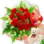 RAMO DE 12 ROSAS ROJAS MÁS GLOBO DÍA DE LA MADERE Y PELUCHE